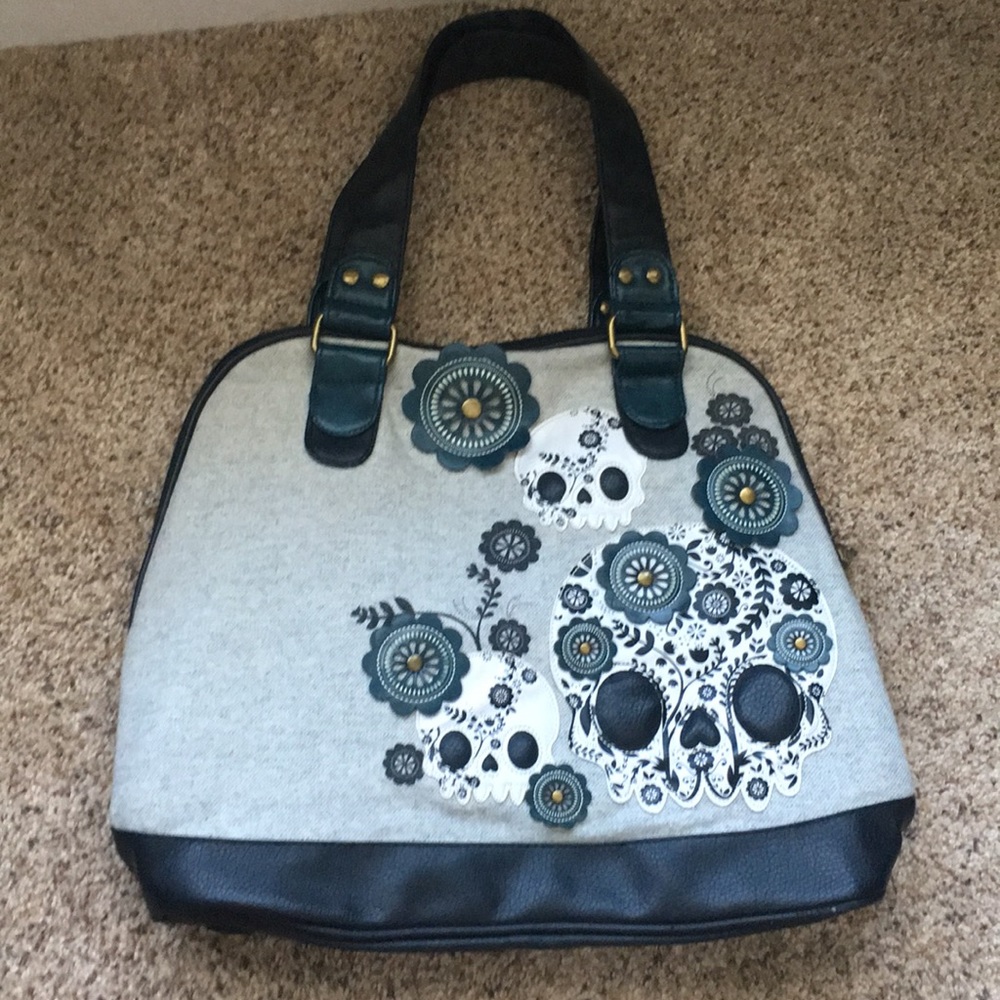 Loungefly skull bag